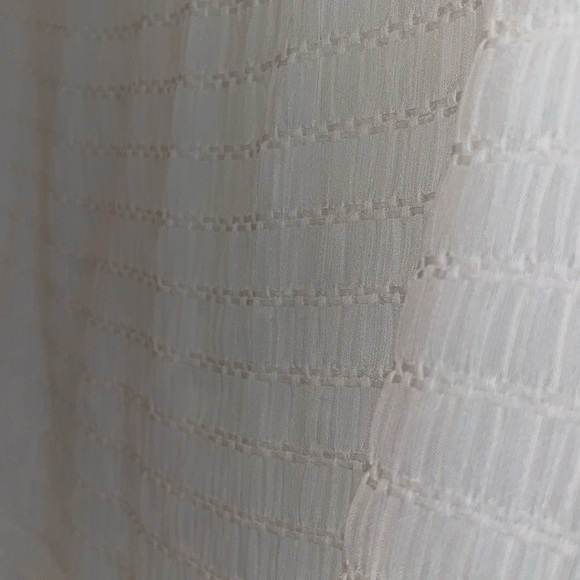 Calvin Klein top. - Picture 8 of 9